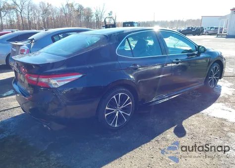 2018 Toyota Camry Se z USA, uszkodzony, nr VIN 4T1B11HK9JU111928